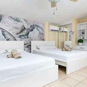 https://casamares-private-room-solario-with-8-person-jacuzzi.top-hotels-puertorico.com